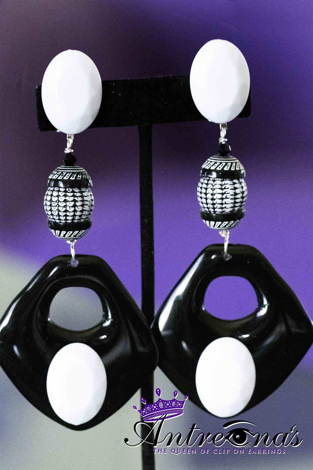 Comfy Black White Comfy Clip Earings